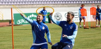 Aç gözünü seyret.  Tekrarı bugün bunun