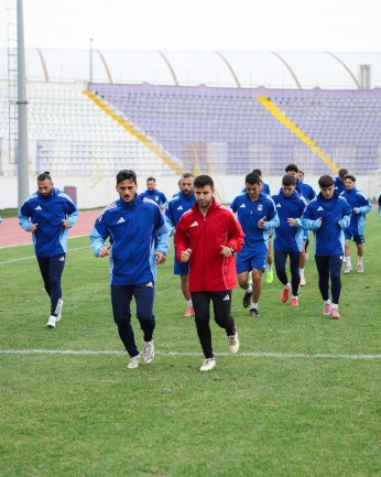 Aç gözünü seyret.  Tekrarı bugün bunun