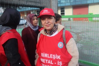 Sanki harçlık dağıtıyor!