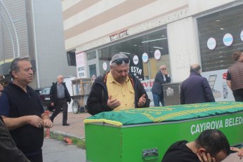 Son yolculuğuna sokağından uğurlandı