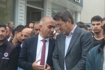 Son yolculuğuna sokağından uğurlandı