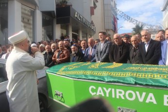 Son yolculuğuna sokağından uğurlandı