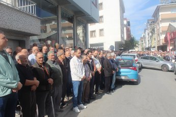 Son yolculuğuna sokağından uğurlandı