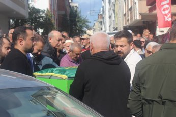 Son yolculuğuna sokağından uğurlandı
