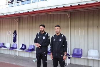 Yaprak döker bir yanımız. Bir yanımız Uras Ege…