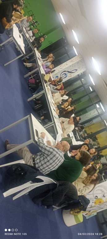 Pandemide sallandı, yıkılmadı: Türkü, yeniden… 