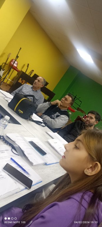 Pandemide sallandı, yıkılmadı: Türkü, yeniden… 