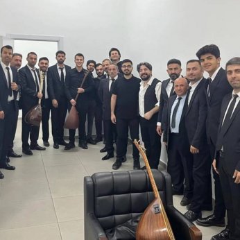 Pandemide sallandı, yıkılmadı: Türkü, yeniden… 