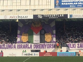 Tarihi zafer. İmza: MuZAfFER BİLazer