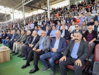 Tarihi zafer. İmza: MuZAfFER BİLazer