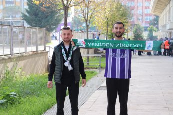 Tarihi zafer. İmza: MuZAfFER BİLazer