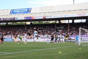 Tarihi zafer. İmza: MuZAfFER BİLazer