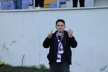 Tarihi zafer. İmza: MuZAfFER BİLazer