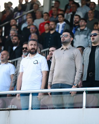 Tarihi zafer. İmza: MuZAfFER BİLazer