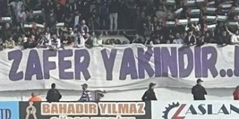 Tarihi zafer. İmza: MuZAfFER BİLazer