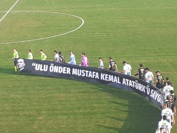 Tarihi zafer. İmza: MuZAfFER BİLazer