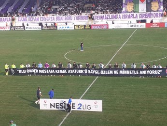 Tarihi zafer. İmza: MuZAfFER BİLazer