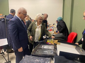 Yarısı senin / benim. Yarısı okulun yarısı öğrencinin 