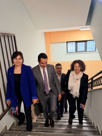 39 binin 28 bini bursa 11 bini okula