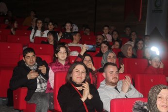 Türkülerin kimseye ihanet ettiğini görmedim