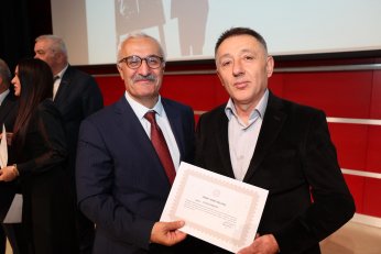 Güle güle hocam. Hoş geldin hocam  