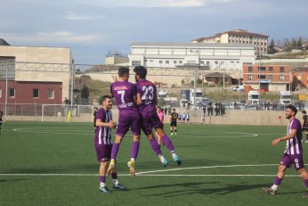 İliyaz topu at. Sercan topu tut!