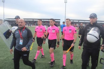 İliyaz topu at. Sercan topu tut!