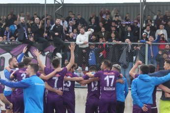 İliyaz topu at. Sercan topu tut!