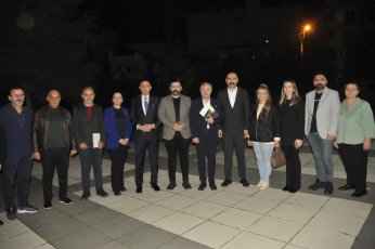 Mesafeyi kapatın. Oy vermeyen seçmene gidin