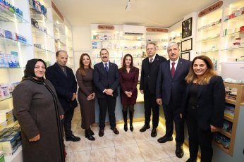 Tavşancıl’ın ilki Altun Eczanesi’nde kurdele kesildi