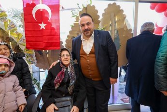 Tavşancıl’ın ilki Altun Eczanesi’nde kurdele kesildi