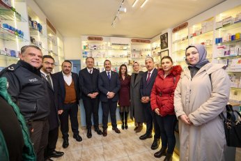 Tavşancıl’ın ilki Altun Eczanesi’nde kurdele kesildi