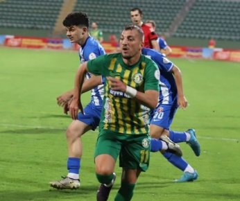 Sol beke Adıgüzel geldi Sol kanata Altıntaş yolda