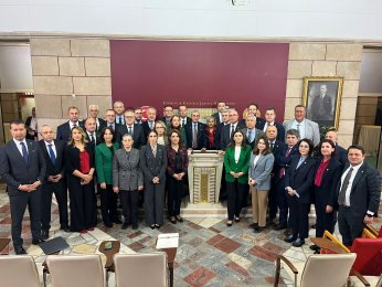 Mücadele ve direnişe omuz verin