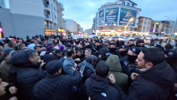 Bayrağa saldırıyı kınıyoruz.  Hissettiğinizi hissediyoruz 