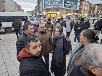 Bayrağa saldırıyı kınıyoruz.  Hissettiğinizi hissediyoruz 