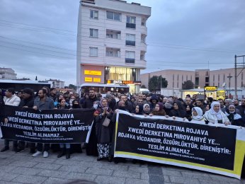 Bayrağa saldırıyı kınıyoruz.  Hissettiğinizi hissediyoruz 