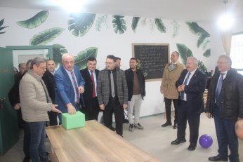 Kütüphane açılışında yeni destek çağrısı