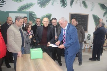 Kütüphane açılışında yeni destek çağrısı