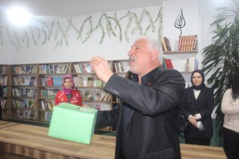 Kütüphane açılışında yeni destek çağrısı