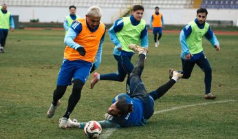 Oynamadan kazandık  Yerimizde saydık