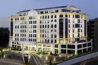 Maç başka dostluk başka gelelim aşka