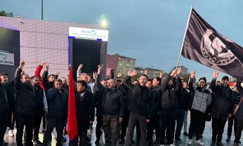 Bu sefer bayrak için yürüyecekler