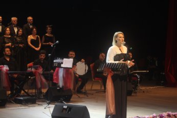 Elveda diyemem ki deseydi iyiydi