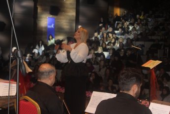 Elveda diyemem ki deseydi iyiydi