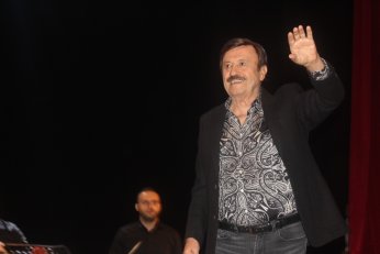 Elveda diyemem ki deseydi iyiydi