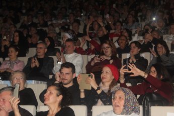 Elveda diyemem ki deseydi iyiydi