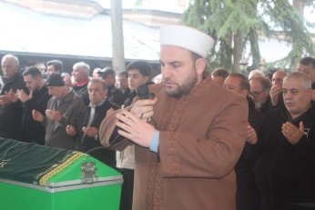 Son yolculuğuna Şuârâ Suresi ile uğurlandı