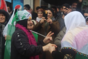 Sakık: Emir kipiyle barış olmaz