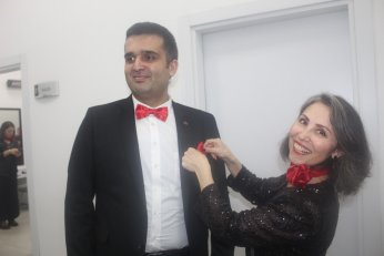 Senede bir gündü. O da önceki gündü 